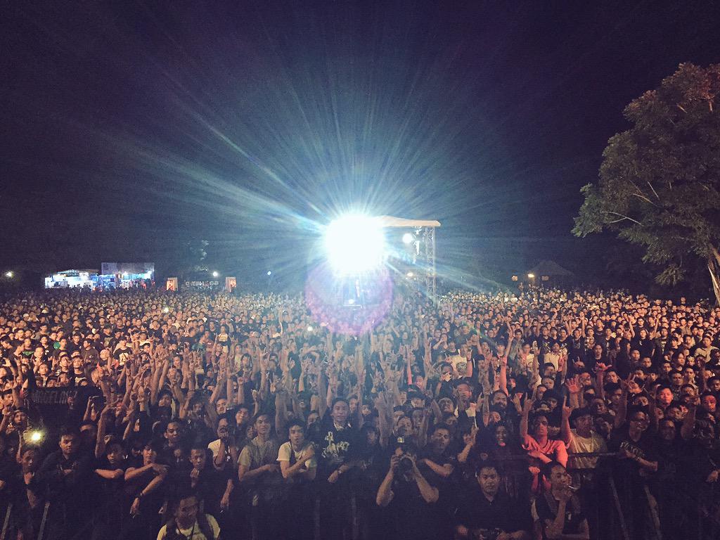 sammybramantyo's tweet photo. Terima kasih, Bali \m/ Medan, malam ini giliran kalian! #seringai http://t.co/hgro2A3P7p