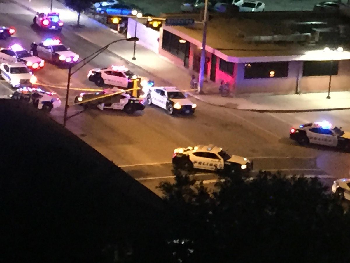 rlopezwfaa's tweet image. Scene at DPD headquarters. Suspect shot at building and shot out window. Chase followed,now standoff