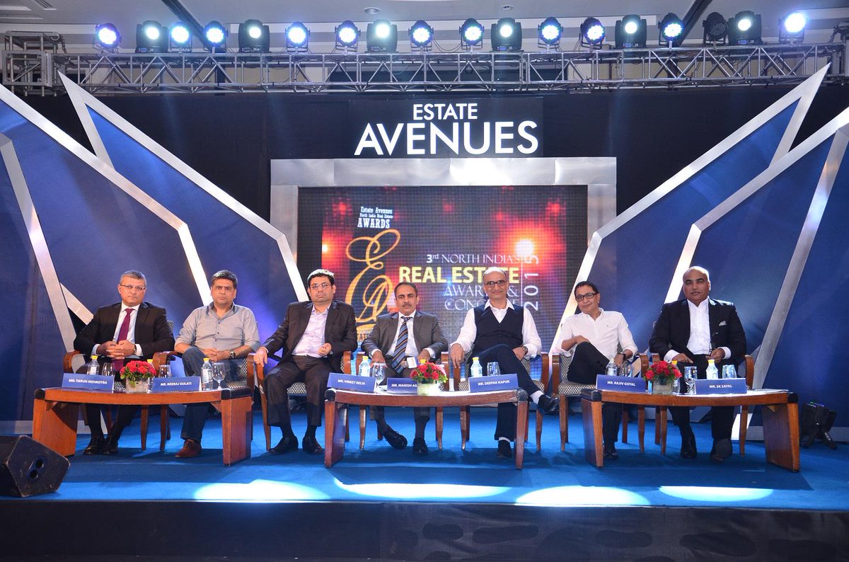EstateAvenues's tweet photo. Glimpses from @EstateAvenues Conclave @EAAwards2015 http://t.co/CevUVpKjTO