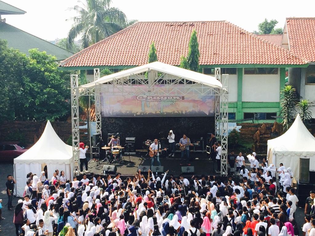 Kemeriahan pensi CRAYON 2015