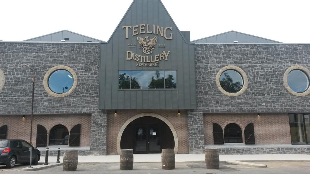 VisitTheIrish's tweet image. The newest Whiskey Distillery tour in Dublin, @teelingwhiskey, opens it doors for the first time in 40 mins!