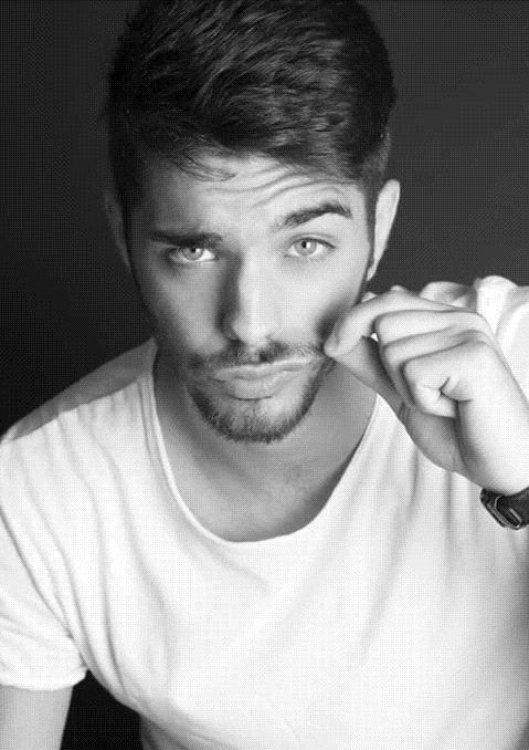 hellobona97's tweet image. Sei l'aria che respiro sei mitico cri.❤💋