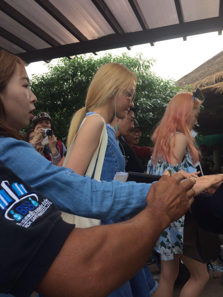 [PIC][13-06-2015]TaeYeon – Sunny – Tiffany – YoonA và SeoHyun trở về Hàn Quốc vào sáng nay CHX_qTmUsAASG1I