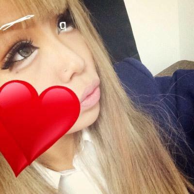 トプ画採点 A Twitter Riyuspanki 化粧濃いけど汚くない 目元薄化粧でも可愛いと思う ギャルギャル 個人的にぱっつん嫌いだから71点 Http T Co 8dbhd4djiw