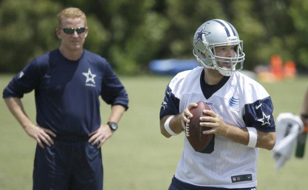 engadget's tweet image. Dallas Cowboys become the first NFL team to go all-in on VR: engt.co/1IO13eT