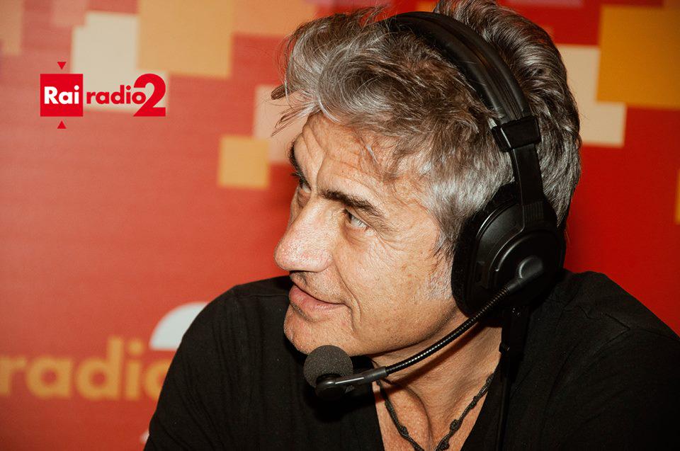 RaiRadio2's tweet photo. 11.30 a #Radio2Socialclub con @ligabue, @piottatommaso e Isabella Ferrari! http://t.co/2u1irWk2Gy http://t.co/ysUDJjBbjV