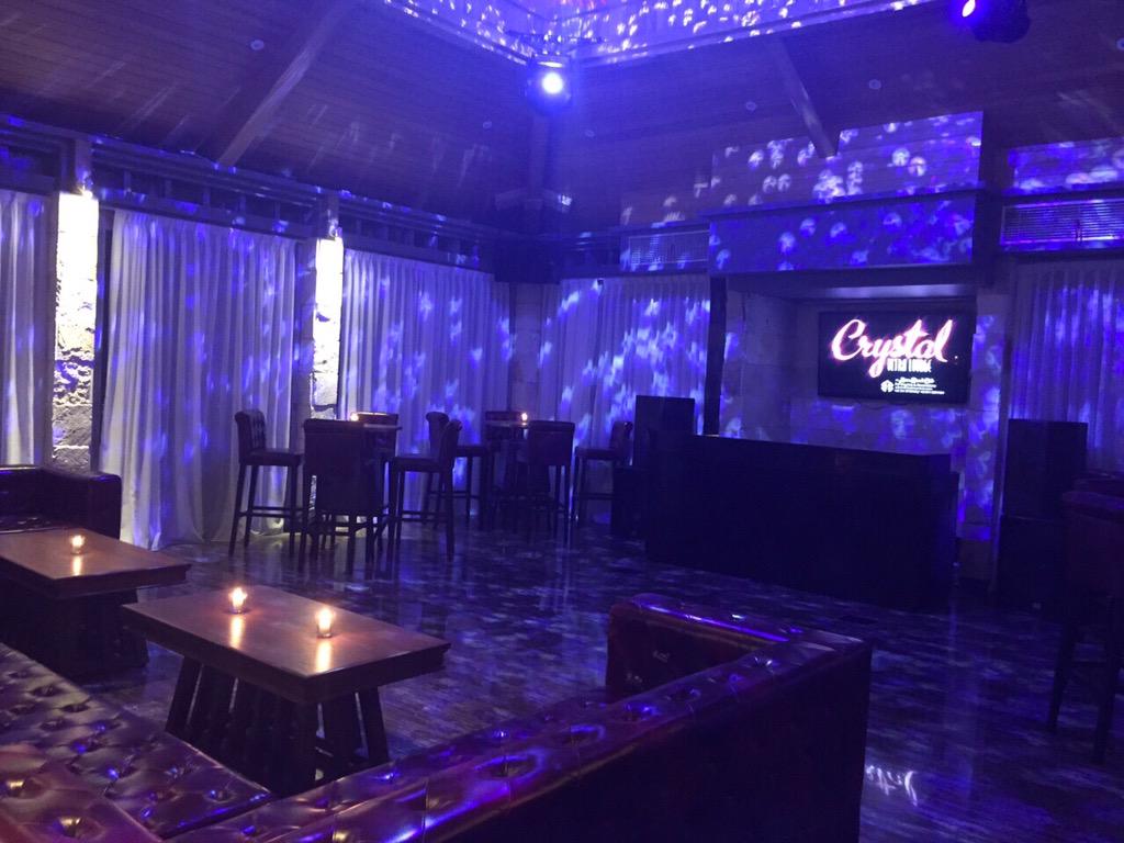 Let's fill this room up! Tonight! <a href="/hazebeachclub/">Hazebeachclub</a> #crystalultralounge #bali #party #cocktail #party #new #fun
