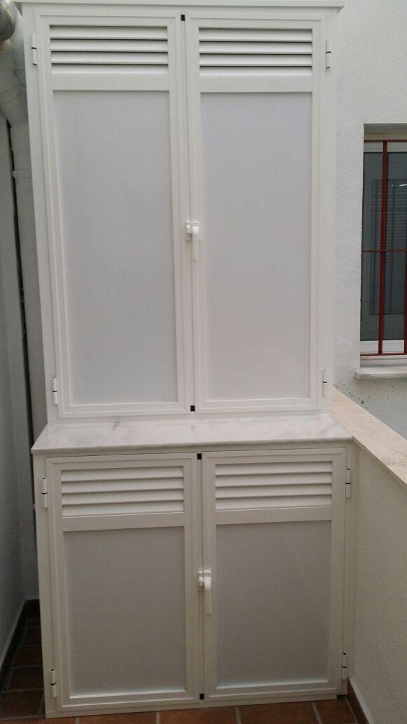 AluGallero's tweet photo. Mueble abatible color blanco . Compuesto por lamas mallorquinas, chapa composite y cierre por manetas de presión. http://t.co/869KqoVKXj