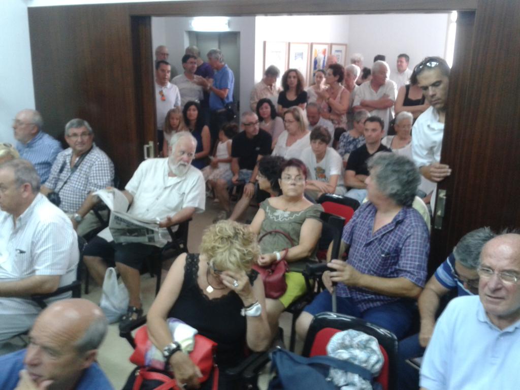 La Sala de Plens de l'Ajuntament de <a href="/VilassardeMar/">Vilassar de Mar</a> plena de gom a gom per asistir a l'Acte d'Investidura
