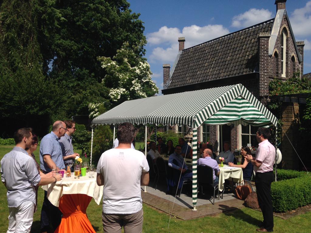 Joey_Engelen's tweet photo. BBQ @VVDLimburg met mooie woorden voor diegene die afscheid nemen. Prachtige locatie in #Venlo met ook prachtig weer. http://t.co/LzZ2p5aJe8