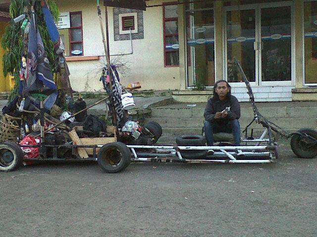 Dicari orang hilang klo ada yang menemukan'y tolong kasih kabar :D