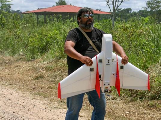 inhabitat's tweet image. This student designed drone is helping us track illegal logging in the Amazon. bit.ly/1HDrgLL