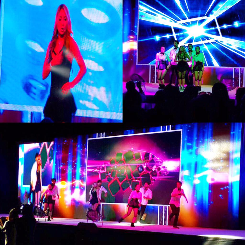 YoncaEvcimik's tweet photo. Ver konser biter Yonca famous cup'a yarışa giderrrrr... #Bodrum #FamousCup http://t.co/o4bv2tLeWF