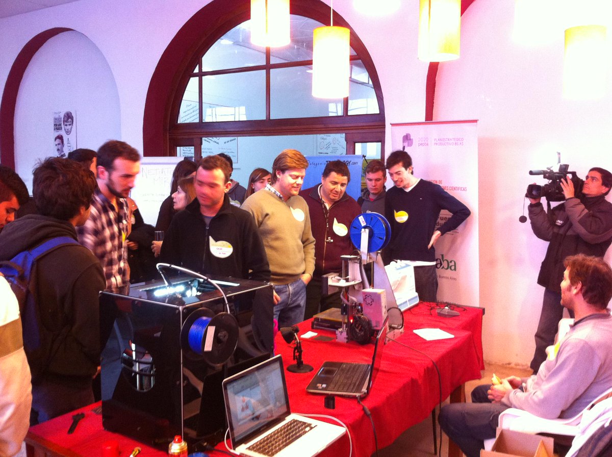 Trideo3D's tweet image. Arrancamos con todo en el #netiatónMIR! La #PrintBox está a disposición para llevar a cabo los distintos proyectos