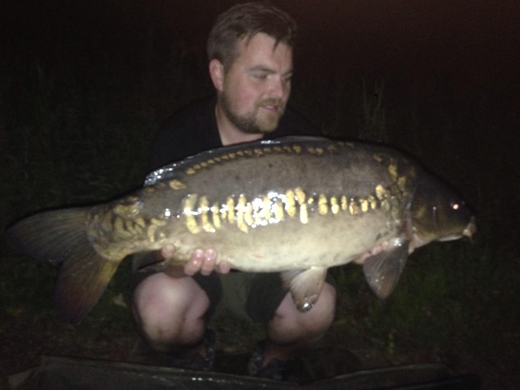 welsy90's tweet photo. Wraysbury 1 http://t.co/5AXUeJ6elW