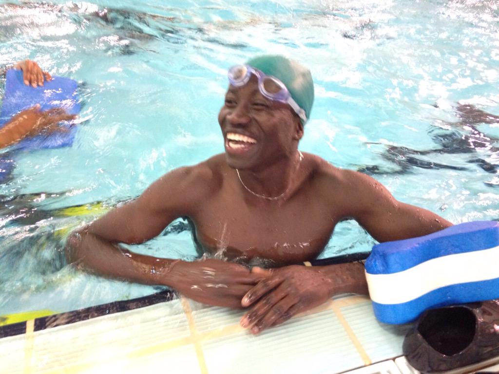 Esto es ser un @RunnersBabylon #ilegal #apatrida pero feliz es Abdalahi primera generación que nada #blackswimmers