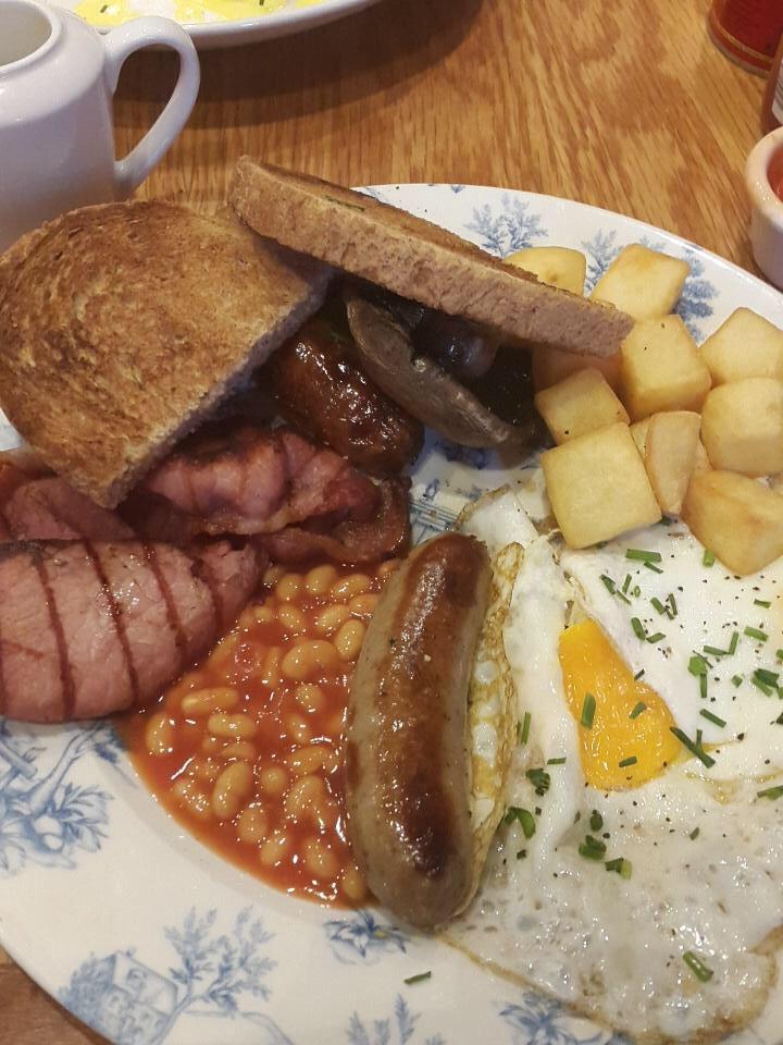 Sausage as a breakwater. Overall 8 on 10. Let's make love. (Via @SpanishGeri)