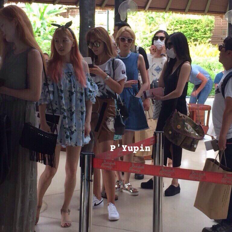 [PIC][13-06-2015]TaeYeon – Sunny – Tiffany – YoonA và SeoHyun trở về Hàn Quốc vào sáng nay CHYARu1VAAElboz