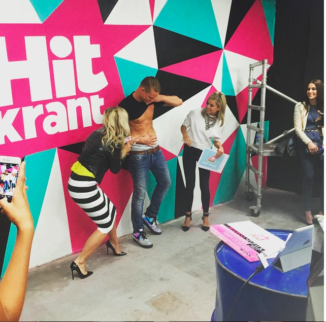 Hitkrant's tweet photo. Wie heeft de beste sixpack van Nederland? Wij hebben het antwoord! https://t.co/QVX7gvRvEi #hunk2015 http://t.co/wElwCXrmx2