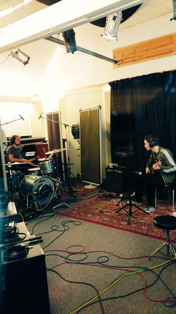 Begonnen aan de opnames en productie van het album van @EtanHuijs. Toffe songs. Good vibes.