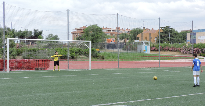 RivasFutbolClub's tweet photo. Victoria de @ArgandaEF en penaltis frente al @cdvicalvaro. Que le clasifica para la final contra el @RivasFutbolClub http://t.co/tVVemyw3o4