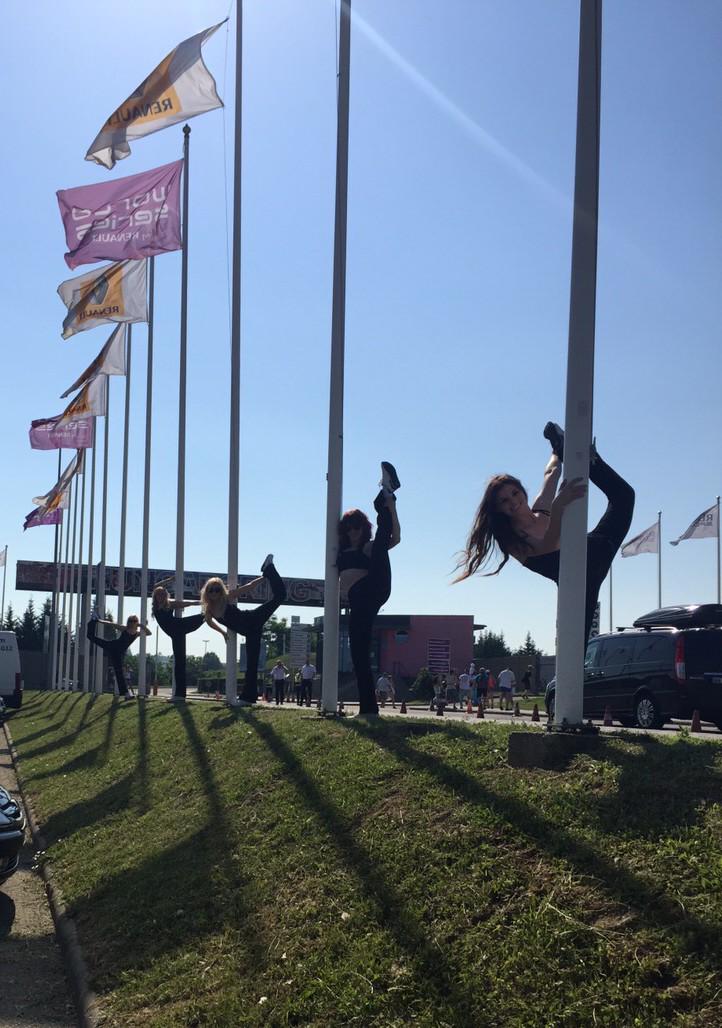 pineapplecheer's tweet photo. Everyone loves a quick #pose #stretch by a flag pole 👍 @F1Cheerleader @CheerleadingCo
#ttwwr #WSR #Hungary http://t.co/QYGSUu5Nv2