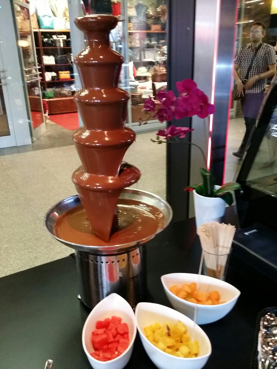 erbetowski's tweet photo. Yummy! Good choice to take us for lunch at WOK restaurant #ADD15 http://t.co/tvBypgdg9Z