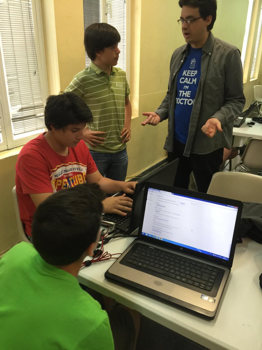 majadajoven's tweet image. A muerte con #scratch para darlo todo en #majadahackjunior sábado 20 juniohttp://bit.ly/1KNmjB9 #coderdojomajadahonda