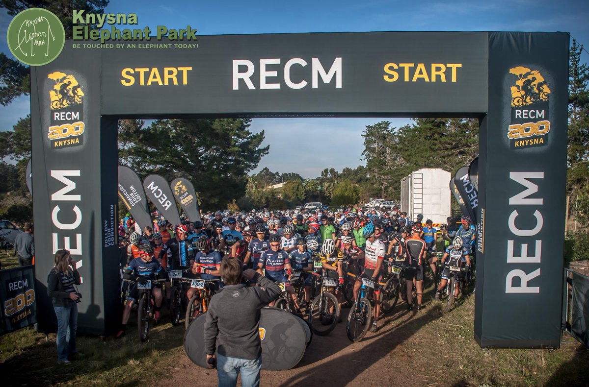 KnysnaTrunkCall's tweet photo. A Beautiful morning at Knysna Elephant Park.Kicking off the 2015 RECM Knysna 200@recmknysna200#knysnaelephantpark http://t.co/HWUCabeipg