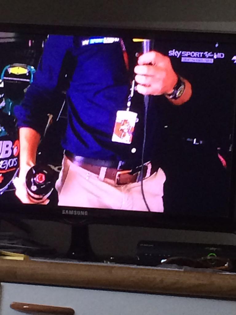 TobyTesta's tweet photo. #tuttoacceso #skymotori #skymotogp Sanchio CON 2 CINTURE.. Un uomo solo al comando http://t.co/1k6G5ODKwN