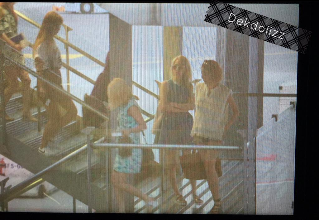 [PIC][13-06-2015]TaeYeon – Sunny – Tiffany – YoonA và SeoHyun trở về Hàn Quốc vào sáng nay CHYTBUlUEAI58JD