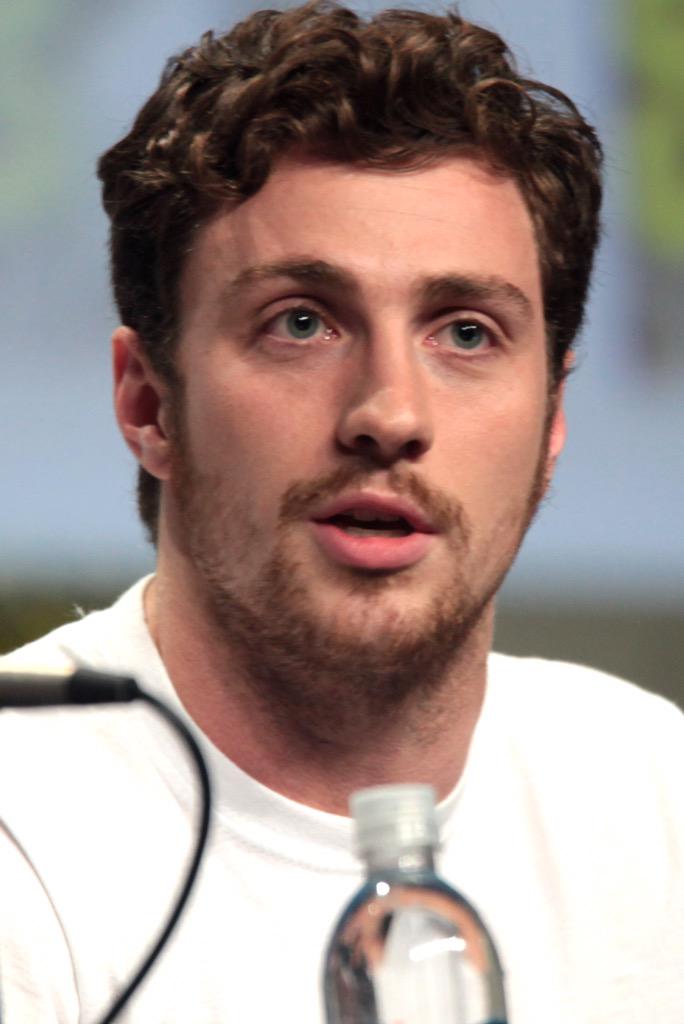 Happy birthday !! Aaron Taylor-Johnson Chris Evans Kat Dennings & MY MUM !!!!!  