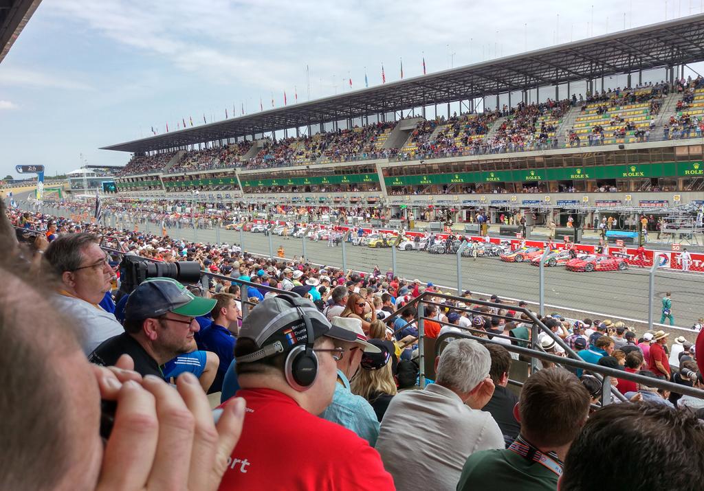 AngryDuck76's tweet image. Let Mans is crazy crazy. Let's do some racing in the sunshine #LeMans24h @SouthfieldsTN @PatrickDempsey