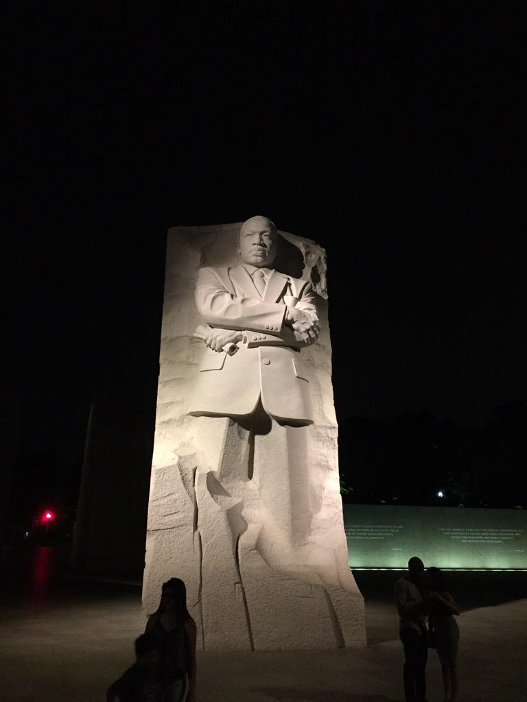 soapysoots's tweet photo. Special evening with @DuffyNicholas seeing washington #monumentsbymoonlight 😀 http://t.co/Qq41cTszJl