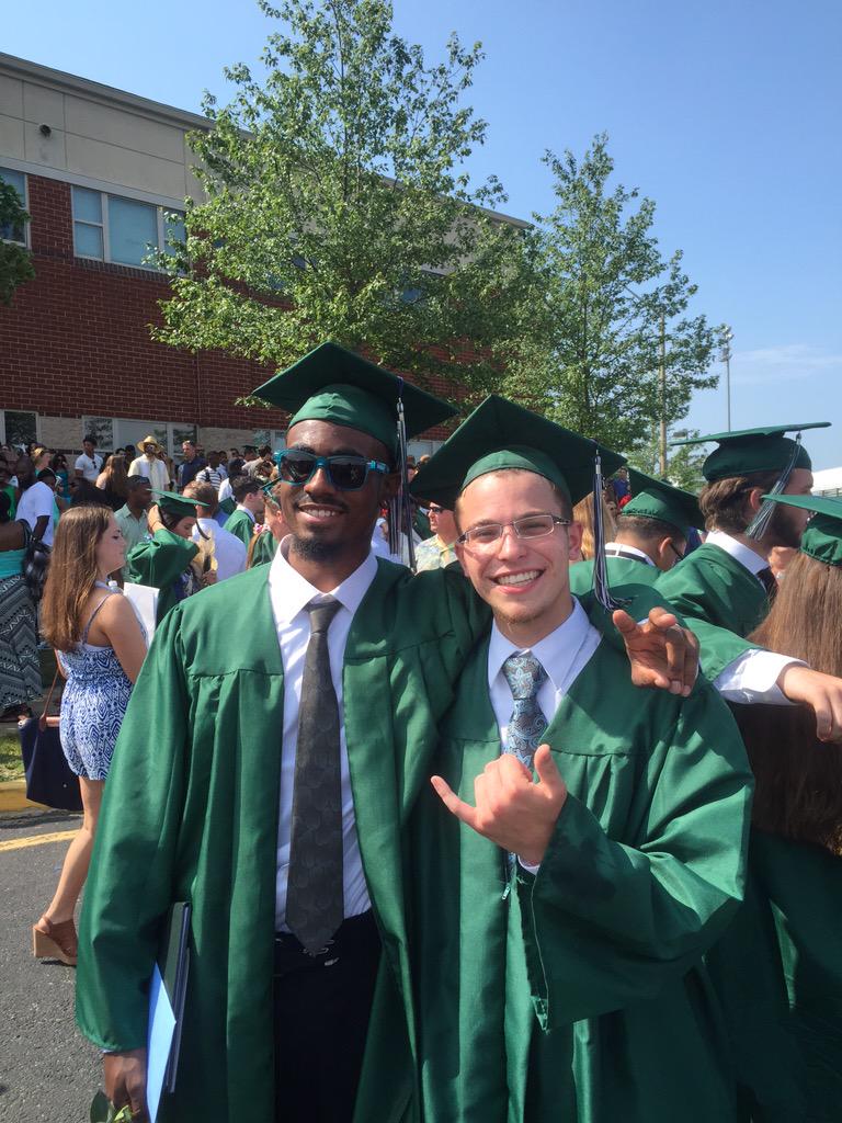 Erik_Orama's tweet photo. We made it #cfhs2015 #Fam http://t.co/anc3MCbW9O
