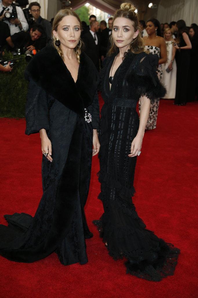 Happy Birthday to Fashion twins Mary Kate and Ashley Olsen 