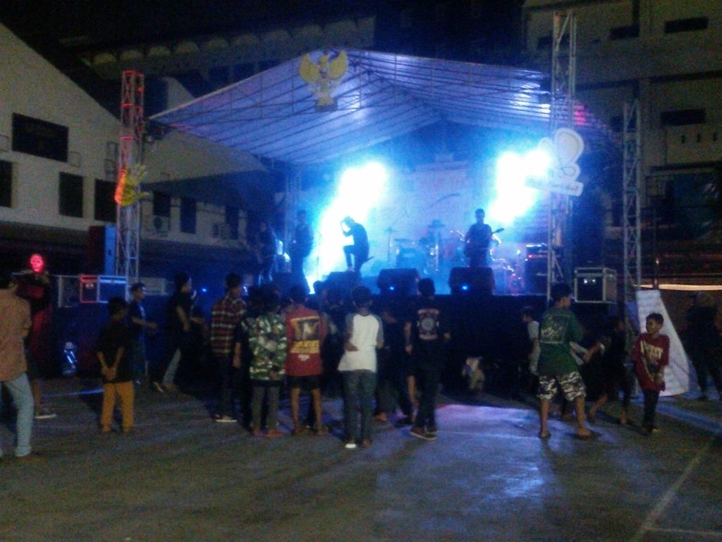 FMT2015_'s tweet photo. @amigos_skafunk on stage @FMT2015_ http://t.co/SouaVW3AHu