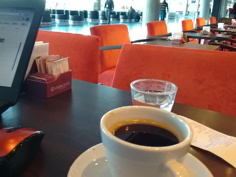 carlospeix's tweet image. Último café en Argentina antes de salir hacia Gran Canaria a trabajar unos días con @carlosble cc @kleer_la #aos2015