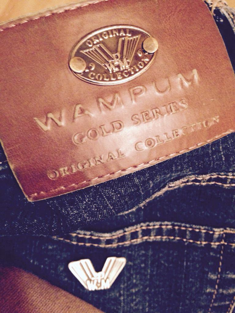 VicentXXIII's tweet photo. @HurtadoMCarlos No es Armani, es Wampum. C's no sabe ni leer ni hablar. #Torredembarra http://t.co/ZmgRFtwdMI