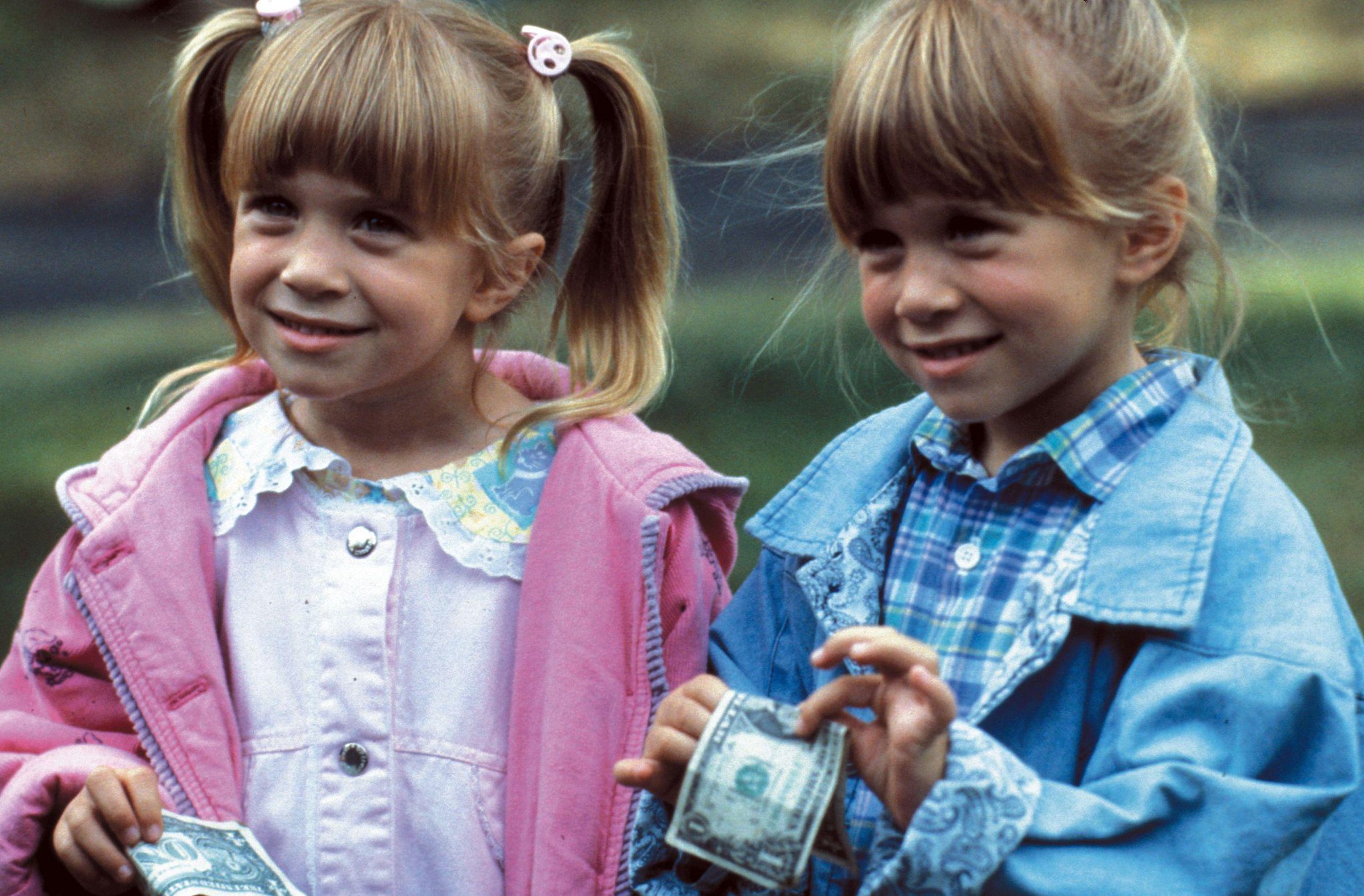 \" Happy 29th birthday to Mary-Kate and Ashley Olsen! 