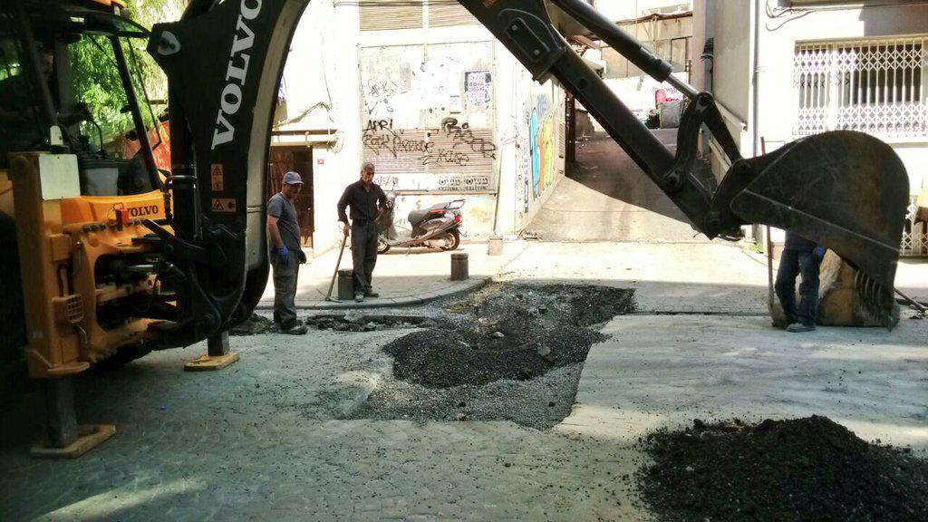 #BeyoğlundaFenİşleri her yerde! Ağa Hamamı sokak baskı beton yol tamiratlarımız <a href="/cakmakfatih/">Fatih Cakmak🇹🇷</a> @ilhancabukol @selcukhut