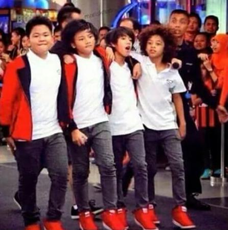 CJRmyBeloved's tweet photo. Bahagia itu sesederhana ini😁😂 http://t.co/ZTcUYCsvlB