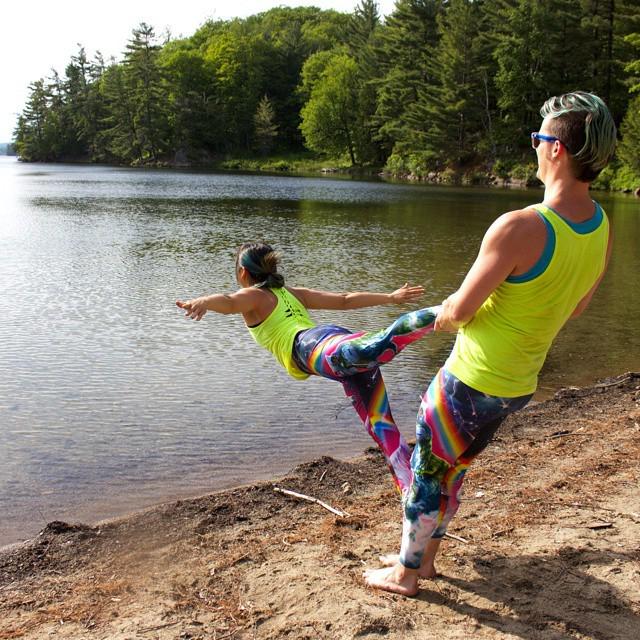 SmileyOm's tweet photo. Flying away 🐝🐝🐝 Picture by @livedlifephotography
#AcroRevolution #Ottawa #GatineauPark #outaouaisfun #Acroyoga #Ac… http://t.co/doHahBW7xr