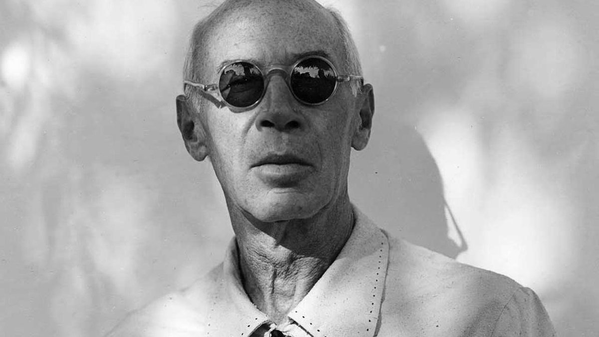 themarginalian's tweet image. “It’s only when we demand that we are hurt.”Henry Miller on the dual art of giving &amp;amp; receiving buff.ly/1Qv7CHn
