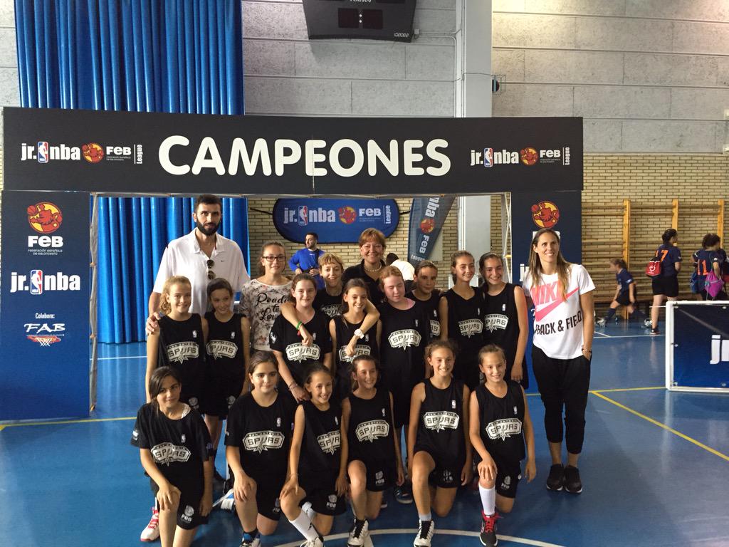 ofingernaramenu's tweet photo. Coach #gregpopovic would be proud about this. @spurs are the champions http://t.co/XUcgoPBzGt