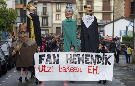 Reclaman en Oñati que la Guardia Civil «se vaya» de Euskal Herria naiz.eus/actualidad/not…