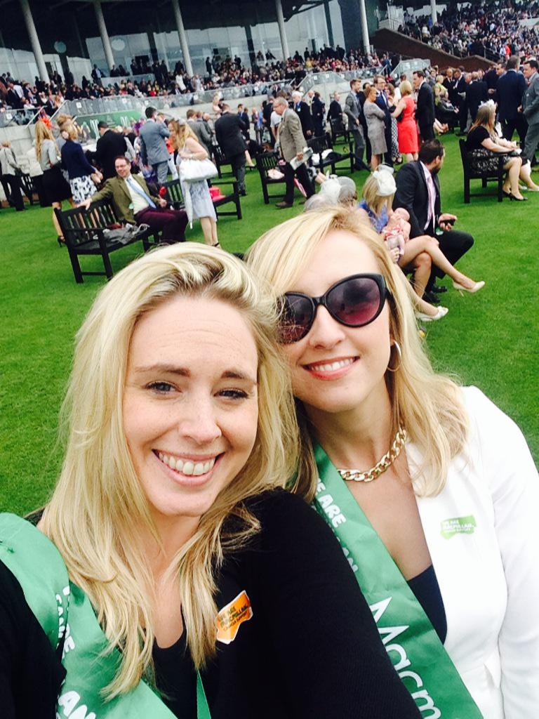 mandyjfwest's tweet image. Amazing day at #MacRaceday @yorkracecourse today! £400,000 raised for @macmillancancer #yipeee