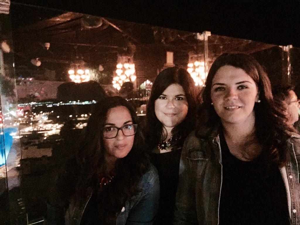 raquelnunez23's tweet photo. Noches como estas son las que valen la pena después de un día intenso de estudio @MilyBancalero y @sandra_um http://t.co/w6VYxS2T44