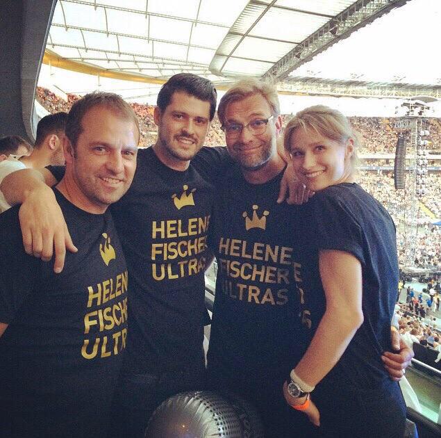 Marta Morales on Twitter: "Jürgen Klopp con Hansi Flick (D.Dptivo. federación alemana) en el concierto de Helene Fischer (Foto @Karlo_Kolumna) http://t.co/MN9uTIpAOL"