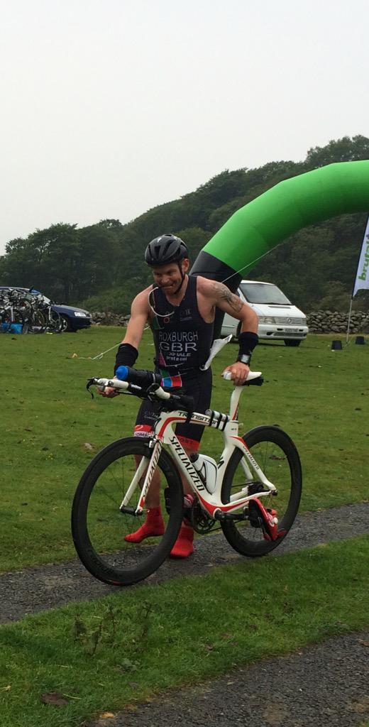 RoxyRoxburgh's tweet image. First #DNF Leading by a #countrymile then a flat! #gutted but feeling strong @TrainXhale @Teamprotocoluk @ColourMYKit